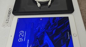 Good
													Apple iPad Air 2 - Unlocked, Gold, 128 GB, photo 4 of 6