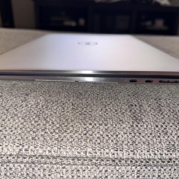 Dell XPS 17 9720 (2022) - I7, 1 TB, 32 GB, UHD Touch