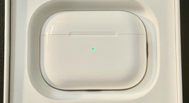 Used
													Apple AirPods Pro 2nd Gen - Lightning, photo 5 of 8