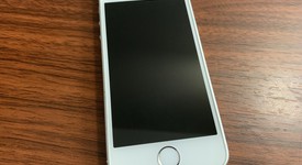 Good
													Apple iPhone SE 1st Gen 2016 - Unlocked, Silver, 64 GB, A1662, photo 3 of 3