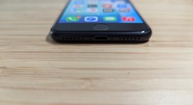 Good
													Apple iPhone SE 3rd Gen 2022 - Unlocked, Midnight, 64 GB, A2595, photo 3 of 13