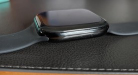 Good
													Apple Watch Series 11 46mm - Unlocked, Jet Black, A3337 - Cellular, Aluminum, photo 5 of 9