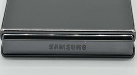 Good
													Samsung Galaxy Z Flip4 5G - Verizon, Graphite, 128 GB, 8 GB, SM-F721U, photo 1 of 8