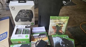 Good
													Xbox Series X (2020) - Black, 1 TB, standard, photo 1 of 4