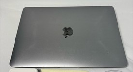 Fair
													MacBook Air 2020 - 13" - I3, Gray, 512 GB, 16 GB, photo 1 of 4