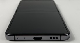 Good
													Samsung Galaxy Z Flip5 - Unlocked Non-US, Graphite, 512 GB, 8 GB, SM-F731B, photo 4 of 7