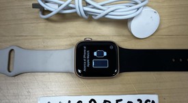 Good
													Apple Watch SE 1st Gen 40mm - Unlocked, Gold, A2353 - Cellular, Aluminum, photo 2 of 3