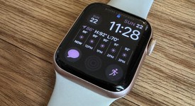 Good
													Apple Watch SE 1st Gen 40mm - Gold, A2351 - GPS, Aluminum, photo 2 of 9