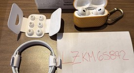 Used
													Apple AirPods Pro 2 - Lightning, photo 1 of 3