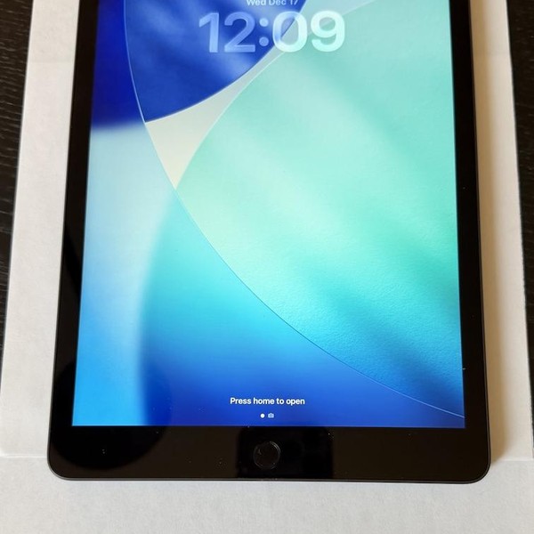 Apple iPad 9th Gen - Unlocked, 64 GB, Gray, A2603