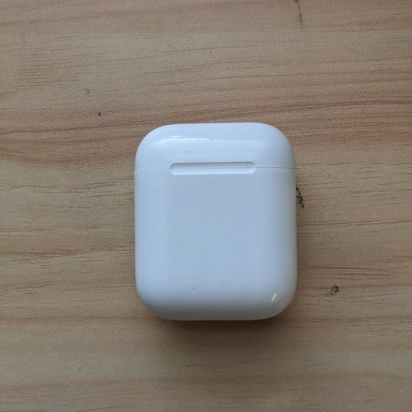 Apple AirPods 2nd Gen - Lightning Case