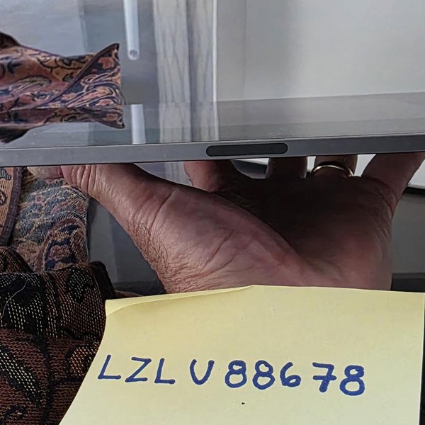 Apple iPad Pro 12.9 inch 4th Gen 2020 - AT&T, 256 GB, Silver, A2069