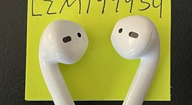 Used
													Apple AirPods 2nd Gen - Lightning Case, photo 5 of 5