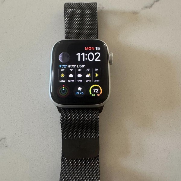 Apple Watch SE 1st Gen 40mm - Silver, A2351 - GPS, Aluminum