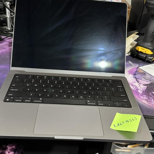 MacBook Pro 2021 - 14 inch - 1 TB, Gray, 32 GB, Apple M1 Pro 8-core