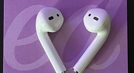 Used
													Apple AirPods 2nd Gen - Lightning Case, photo 5 of 7