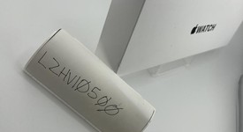 New
													Apple Watch SE 2nd Gen 40mm - Midnight, A2722 - GPS, Aluminum, photo 3 of 4