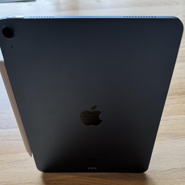 Apple iPad Air 5th Gen - Wi-Fi, 64 GB, Blue, A2588