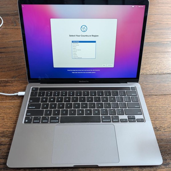 MacBook Pro 2020 - 13 inch - 512 GB, Gray, 8 GB, Apple M1