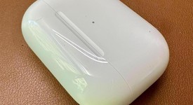 Used
													Apple AirPods Pro 2nd Gen - Lightning, photo 2 of 8