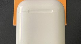 Used
													Apple AirPods 2nd Gen - Lightning Case, photo 2 of 5