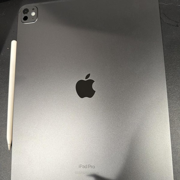 Apple iPad Pro 13 inch (M4) 2024 - Unlocked, 2 TB, Black, 16 GB, A2926, Nano-texture Glass