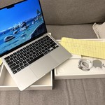 Good MacBook Air 2022 (M2) - 13 inch - 256 GB, Silver, 8 GB, Apple M2