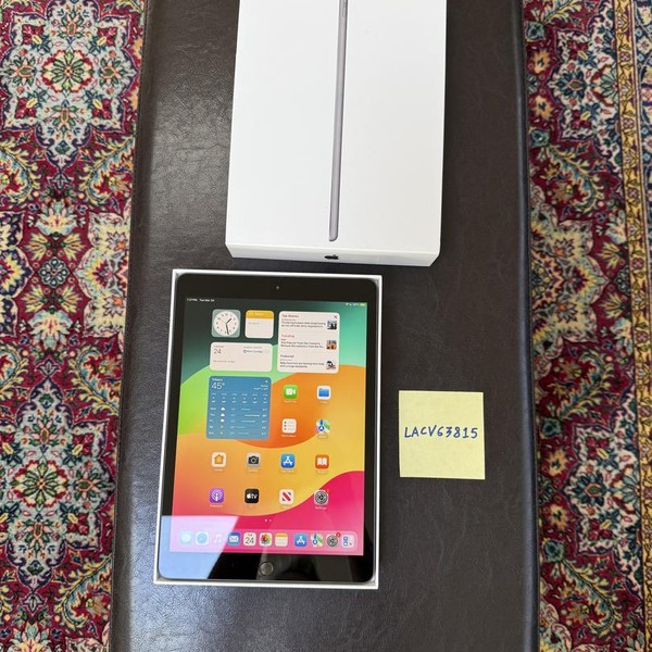 Apple iPad 7th Gen - Wi-Fi, 32 GB, Gray, A2197