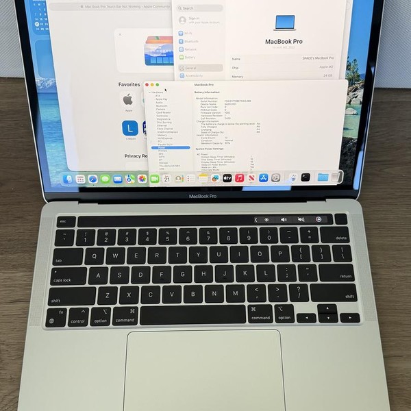 MacBook Pro 2022 - 13 inch - 1 TB, Silver, 24 GB, Apple M2