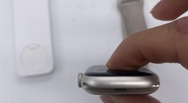 Fair
													Apple Watch Series 9 45mm - Unlocked, Starlight, A2984 - Cellular, Aluminum, photo 6 of 6