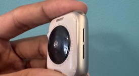 Good
													Apple Watch SE 2nd Gen 40mm - Unlocked, Starlight, A2726 - Cellular, Aluminum, photo 4 of 6