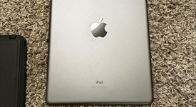 Mint
													Apple iPad 9th Gen - Unlocked, Gray, 64 GB, A2603, photo 5 of 7