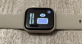 Good
													Apple Watch Series 9 41mm - Unlocked, Starlight, A2982 - Cellular, Aluminum, photo 4 of 8