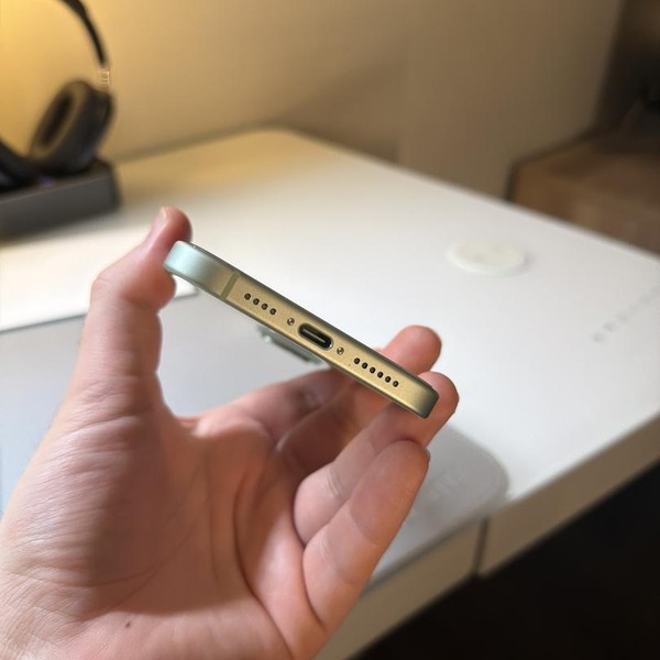 Apple iPhone 15 Plus - Unlocked, 128 GB, Green, A2847