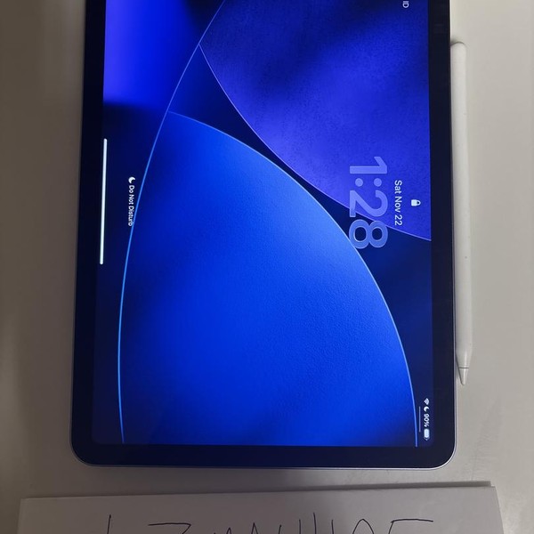 Apple iPad Air 5th Gen - Wi-Fi, 64 GB, Purple, A2588