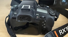 Mint
													Sony Cyber-shot RX10 III, photo 5 of 7