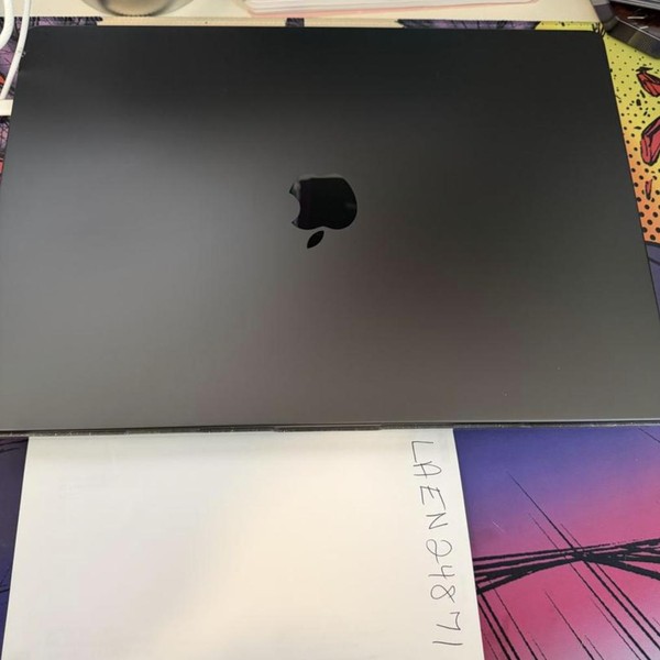 MacBook Pro Late 2023 (M3) - 16 inch - 512 GB, Black, 18 GB, Apple M3 Pro 12-core, 18-core GPU