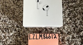 New
													Apple AirPods 3rd Gen - MagSafe Case, photo 1 of 2