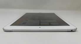 Good
													Apple iPad 5th Gen - Unlocked, Silver, 32 GB, A1823, photo 4 of 6