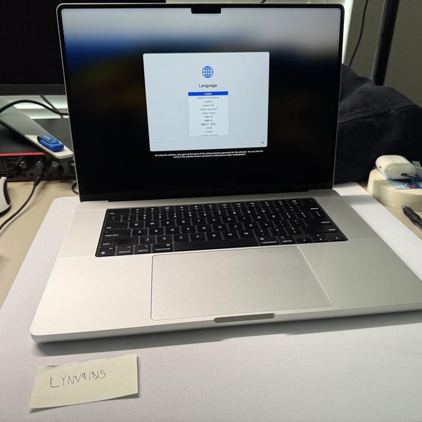 MacBook Pro Late 2023 (M3) - 16 inch - 1 TB, Silver, 128 GB, Apple M3 Max 16-core, 40-core GPU