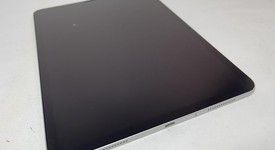Good
													Apple iPad Pro 11" 2018 - Unlocked, Silver, 64 GB, A2013, photo 3 of 20