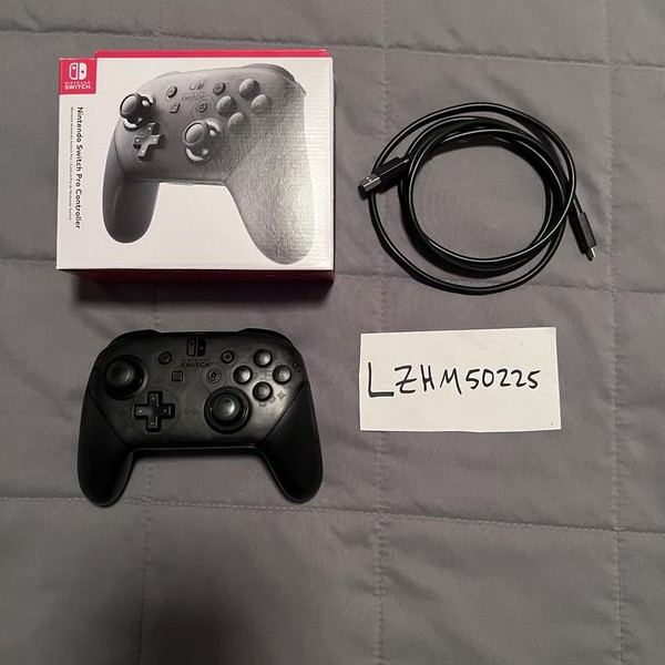 Nintendo Switch Pro Controller - Black