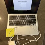 Good MacBook Air 2025 (M4) - 13 inch - 256 GB, Sky Blue, 16 GB, Apple M4