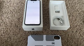 Good
													Apple iPhone Xs Max - Unlocked, Gray, 256 GB, A1921, photo 4 of 11