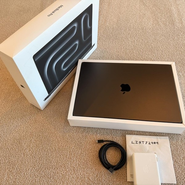 MacBook Pro Late 2023 (M3) - 16 inch - 1 TB, Black, 48 GB, Apple M3 Max 16-core, 40-core GPU