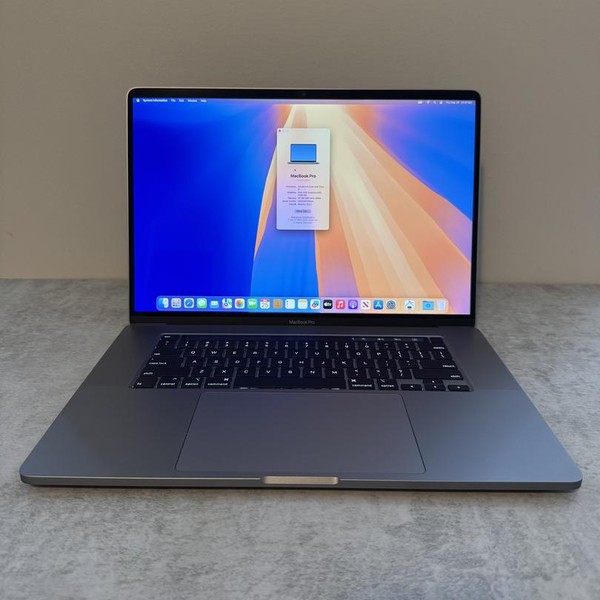 MacBook Pro 2019 - 16 inch - 512 GB, Gray, 32 GB, Intel Core i7