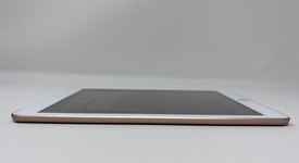 Mint
													Apple iPad 6th Gen - Unlocked, Gold, 32 GB, A1954, photo 5 of 6