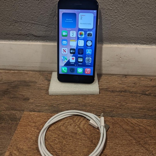 Apple iPhone SE 3rd Gen 2022 - Unlocked, 128 GB, Starlight, A2595