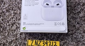 New
													Apple AirPods 3rd Gen - MagSafe Case, photo 2 of 2