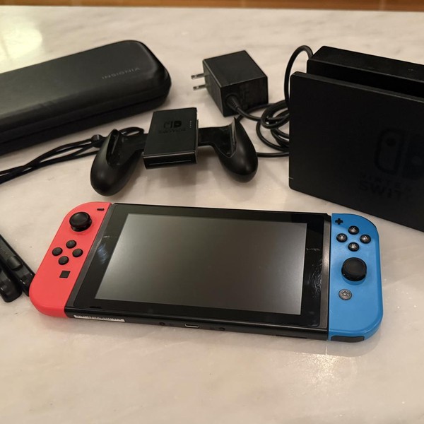 Nintendo Switch - 32 GB, Red & Blue